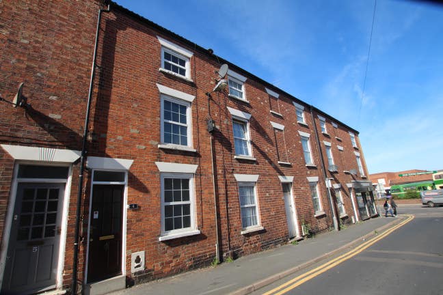 One Double Room Available - Town Centre Main Photo