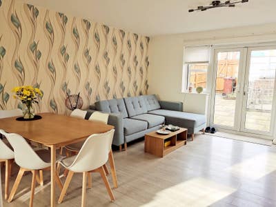 Super King Size Double Room Tram Stop Car park  Main Photo
