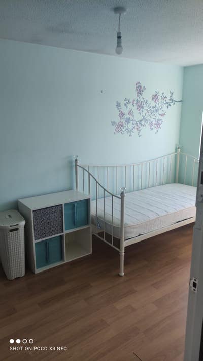 Large Double Room Main Photo