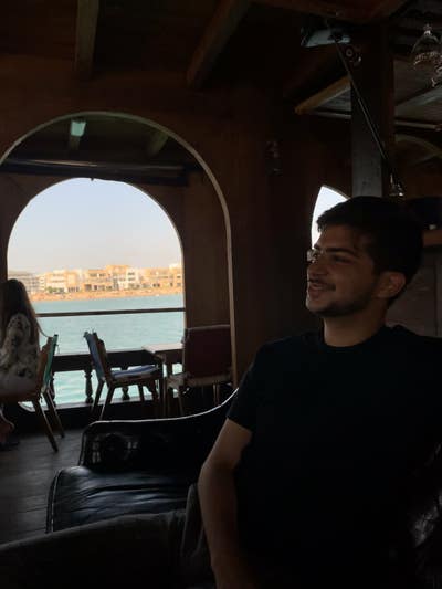 Young professionnal looking for flat/shared apt Main Photo