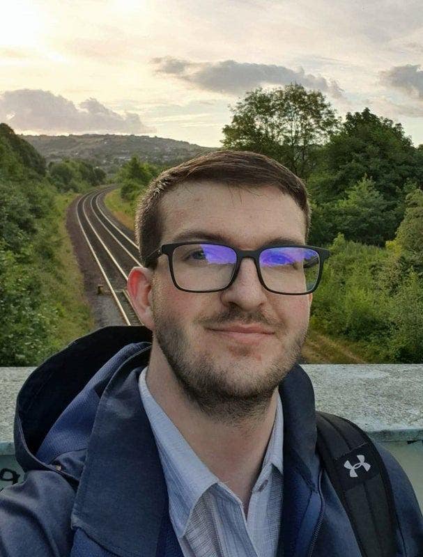 I am a professional male aged 27. I am lookin... Main Photo