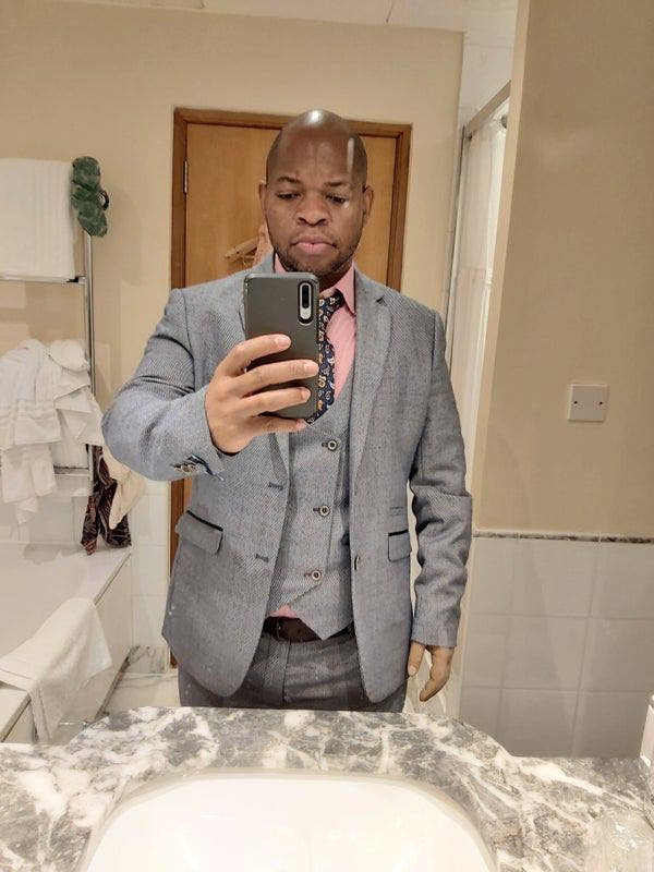 Friendly Professional seeking single room Main Photo
