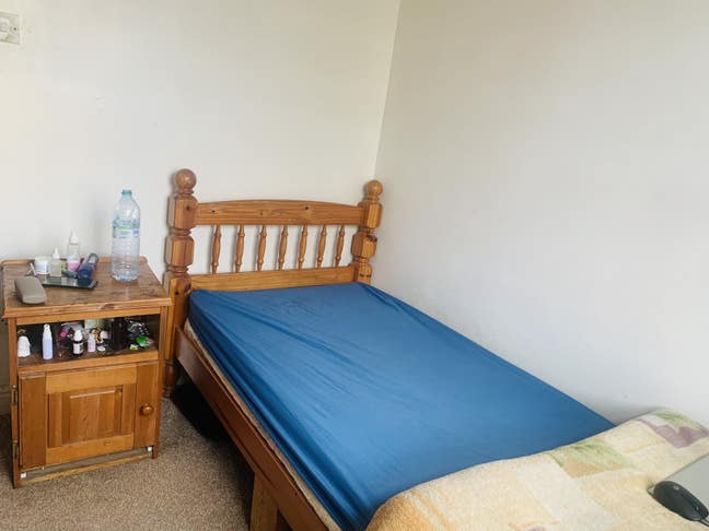 Single Bedroom for single person Main Photo