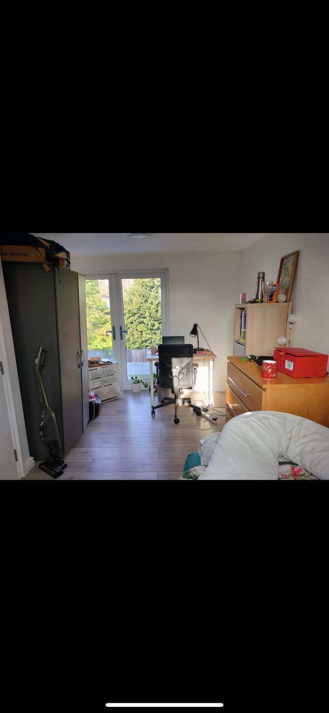 Room with balcony  Main Photo