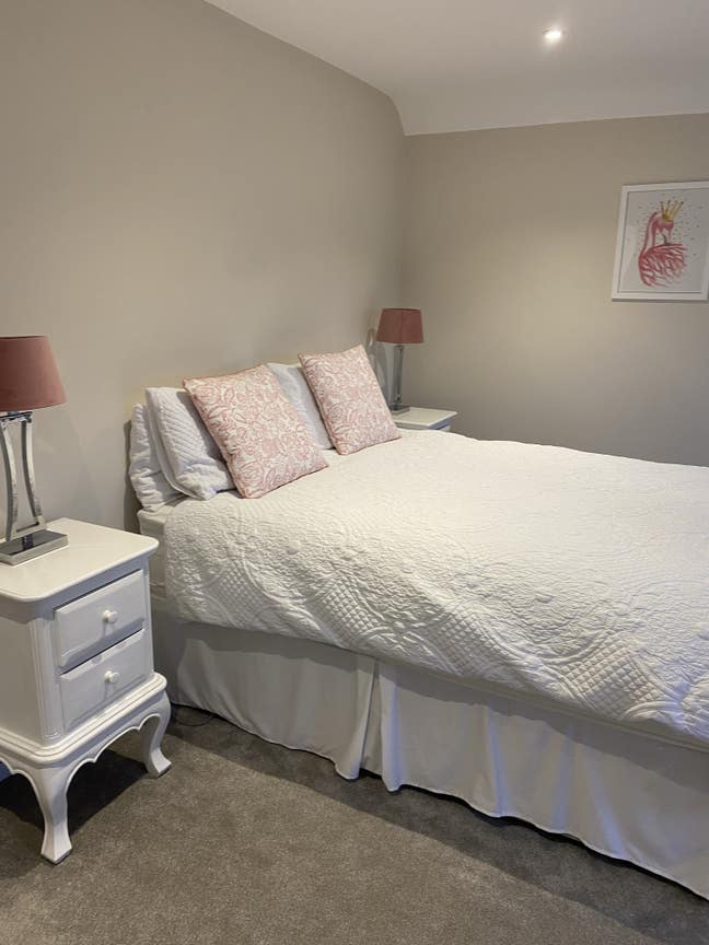 Substantial room in family home  Main Photo