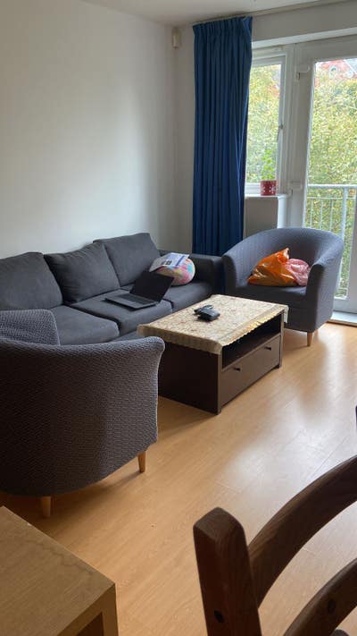 Room available for Female Main Photo