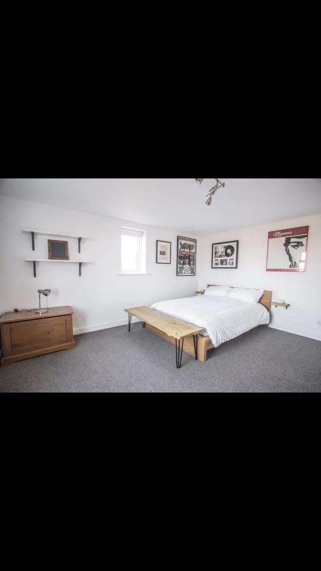 *Bristol* Private room-own bathroom & living room Main Photo