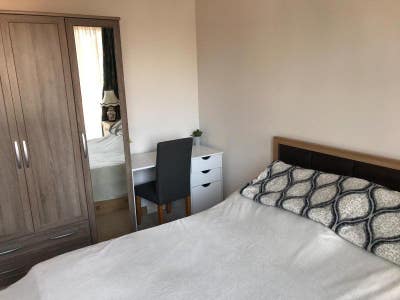Double Room in a Quiet Newly Modern House Main Photo