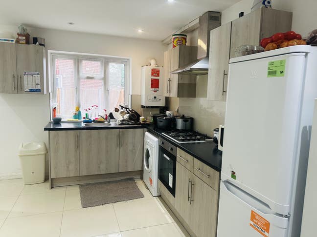 Lovely Single Room@E16 3LG/Prince Regent DLR Stn Main Photo