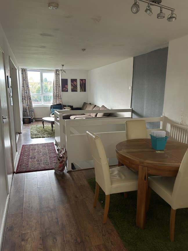 2 bedroom flat Main Photo