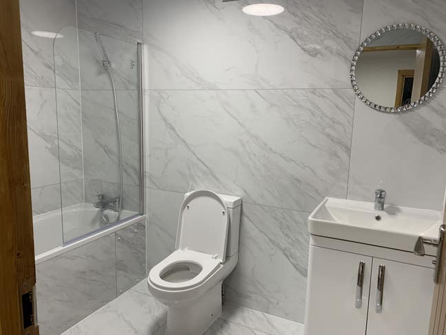 Spacious Double Room with Built-In Wardrobe Main Photo