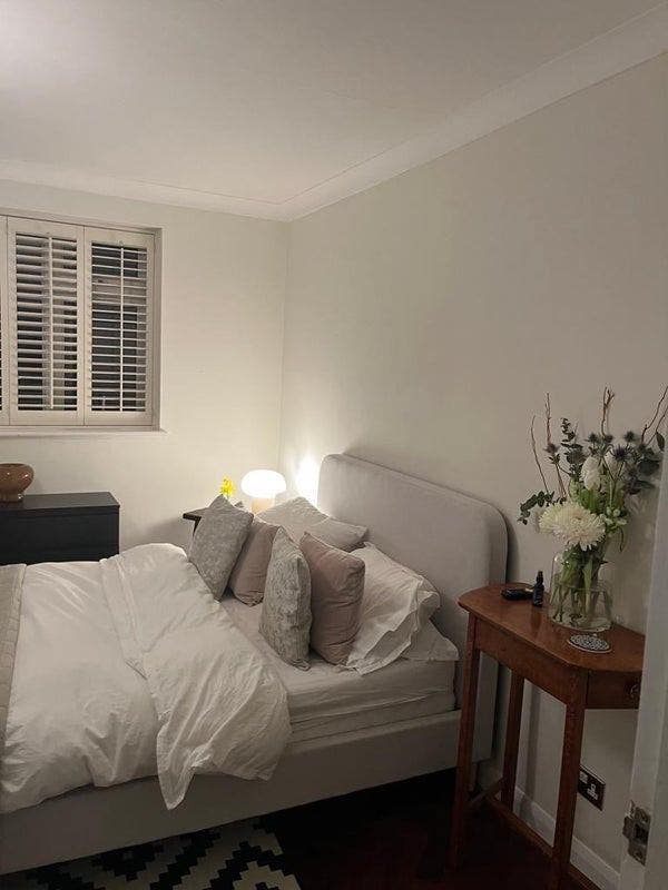 Cosy Double room 5 minutes from Woodford station Main Photo