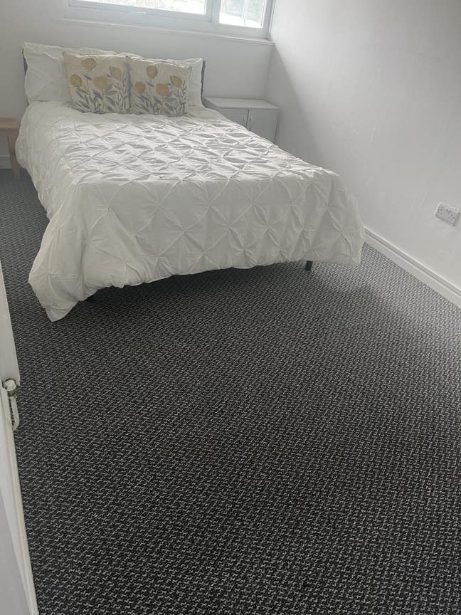 Large furnished double room  Main Photo