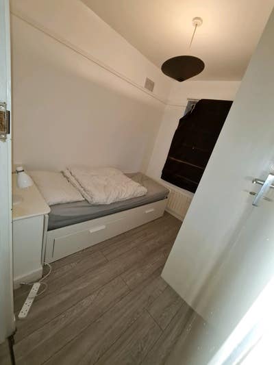 Single Room South Harrow Main Photo