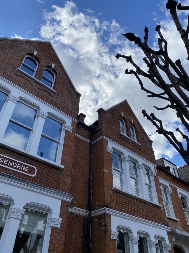 Subletting 1-2 Bedroom Flat (4 months min) Main Photo