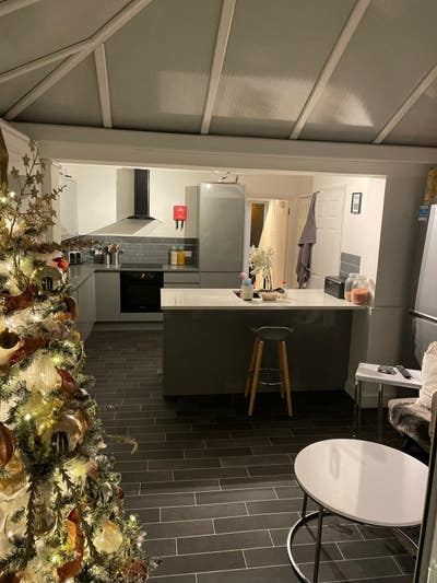 Professional house share Main Photo