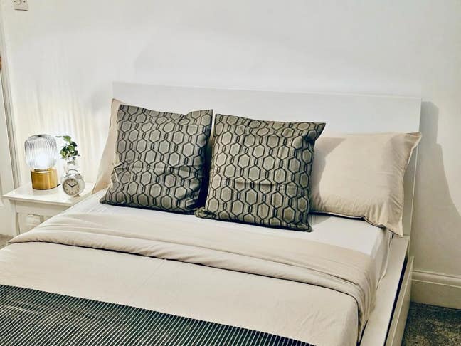 Greatly Refurb Double Room Main Photo