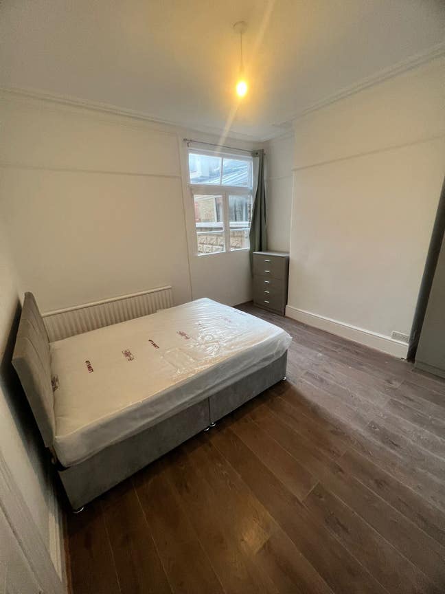 Double bedrooms available  Main Photo