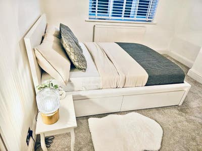 Greatly Refurb Double Room Main Photo