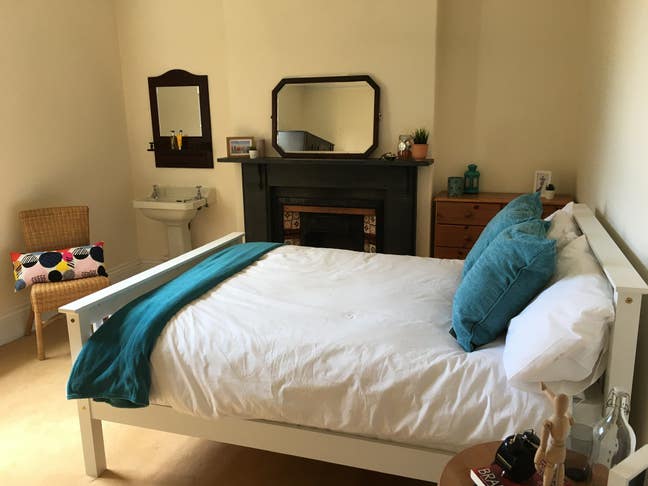 Large double room in fabulous Victorian  house Main Photo