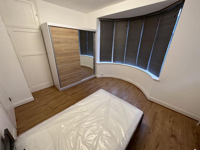 Big double room in Hendon ref: GRGB Main Photo