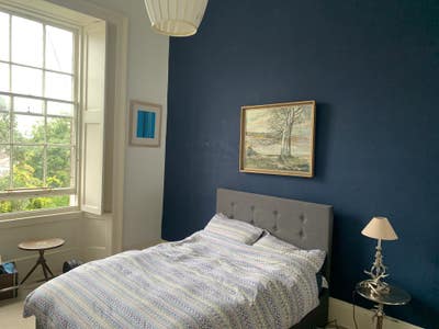 Double room in lovely central second floor flat Main Photo