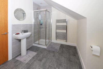 Canalside double room in a female houseshare  Main Photo