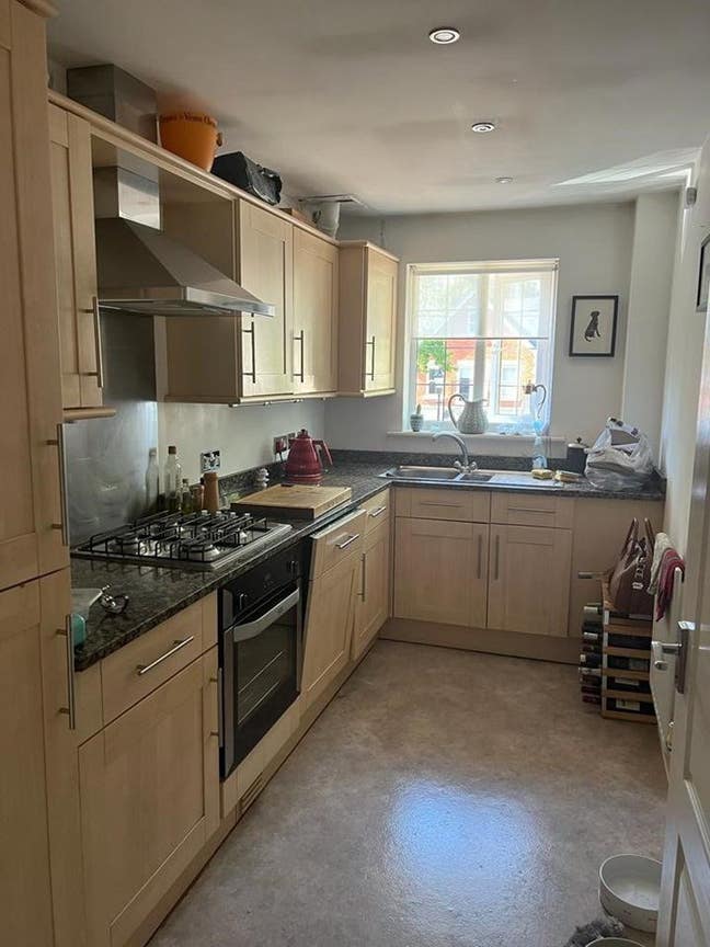 Double Room With Private Bathroonm/Toilet To Rent Main Photo