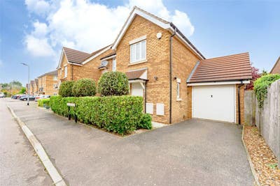 4 bed detached house to rent Main Photo