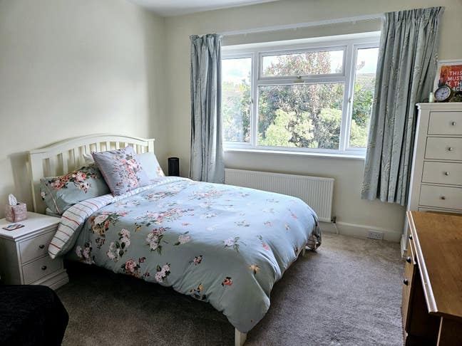 Brand new en-suite and refurb'd room Main Photo