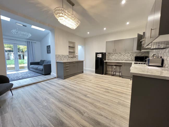 Modern shared House, Victoria Road CB4 Main Photo