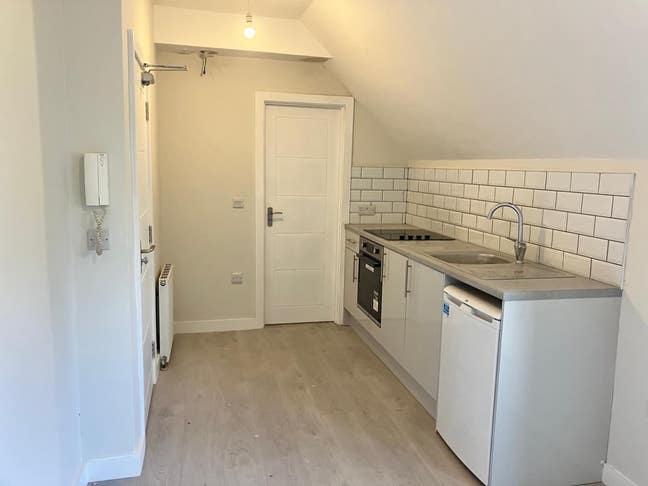 *New Studio Flat - Utilities included* Main Photo