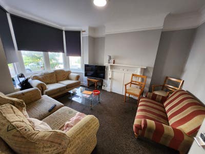 3 Rooms Available Close to City Centre Main Photo