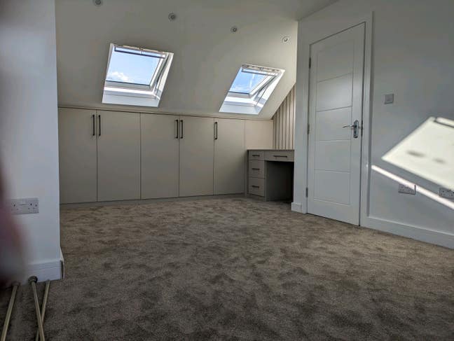 Large Double Room With En-Suite Main Photo