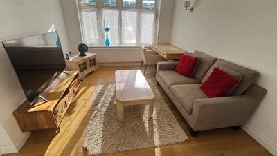 Two ensuite double rooms in impressive house Main Photo