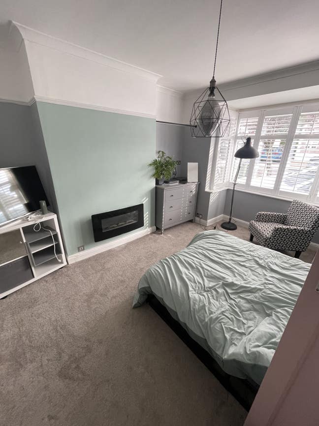 Warm cosy mon-fri room to let Main Photo
