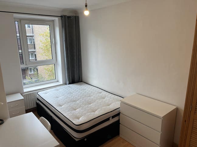Good size double room to let  Main Photo