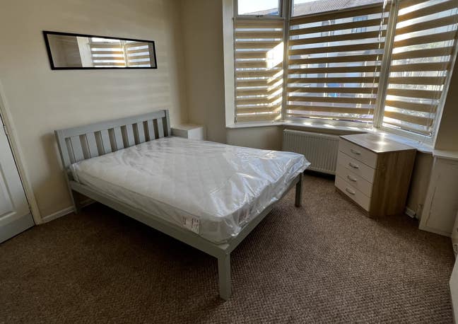 Double Room With Kitchen well looked after home L6 Main Photo