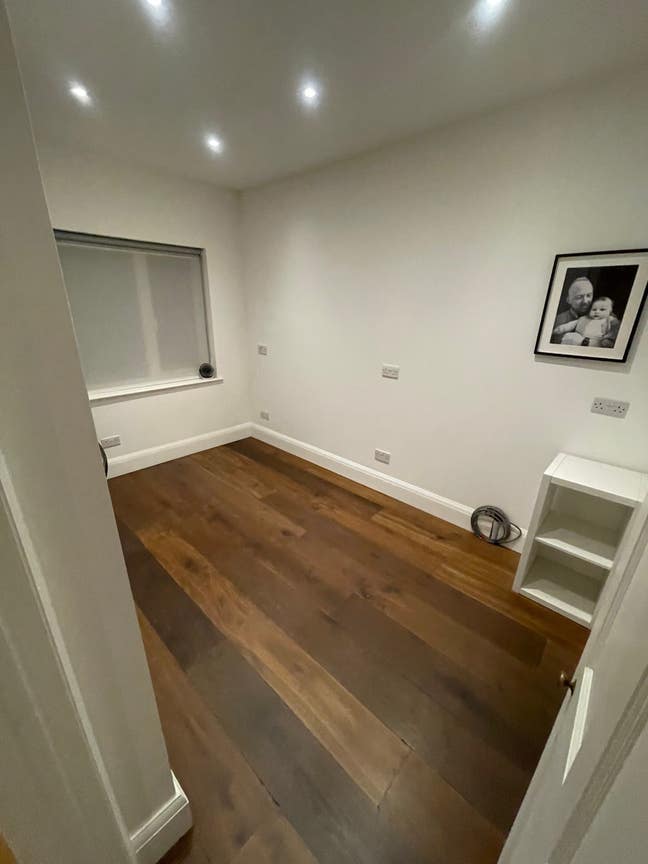 Room with study and ensuite  Main Photo