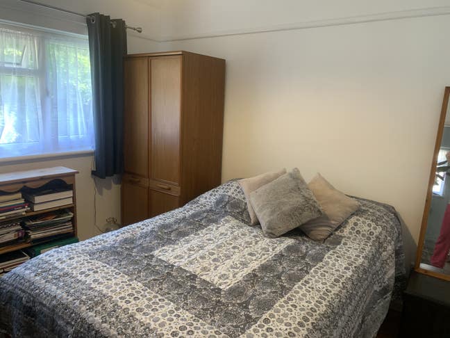 Sunny furnished double room in Wallisdown Main Photo