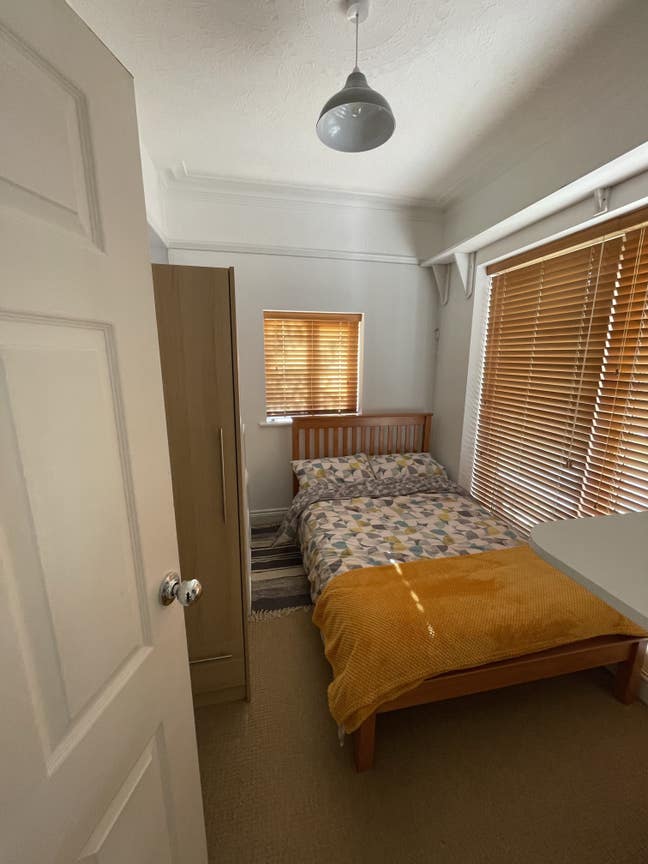 Queen’s Park Double Room with garden view   Main Photo