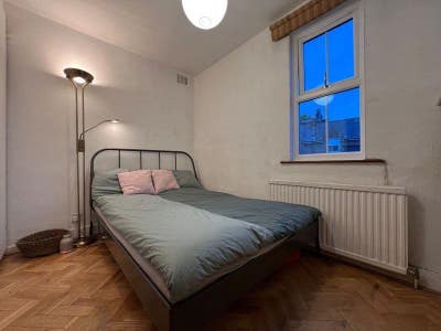Cosy small double in Parsons Green Main Photo