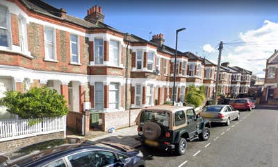 Studio Flat to Let in Clapham North Main Photo