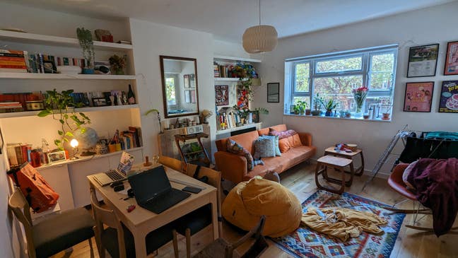Spacious Room in Hoxton/Old St (Dec8/Jan12 Sublet) Main Photo