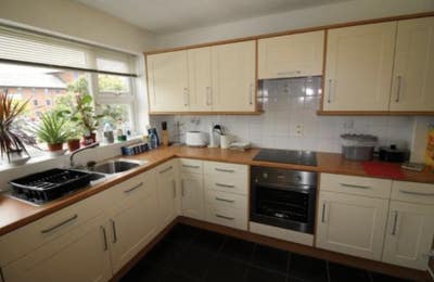 Full time or Mon - Fri double room in Sale  Main Photo