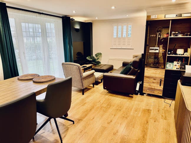 Beautifully renovated flat with ensuite-Wimbledon Main Photo