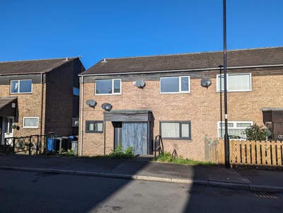 2 bedroom flat, Chapeltown, Sheffield  Main Photo