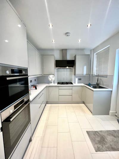 3 Bed Semi-Detached House to Rent RM8 Main Photo