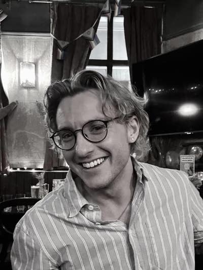 Looking to group together for a Hackney flat Main Photo
