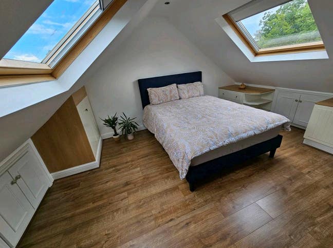 Large En-suite room in Watford town center
 Main Photo